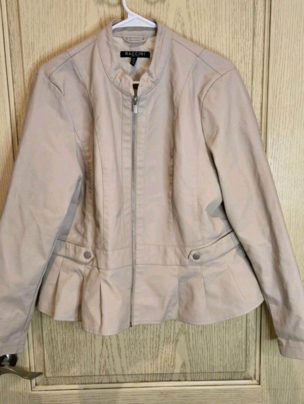 Baccini Ivory Faux Leather Jacket  Women’s XL